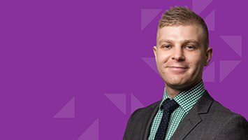 Public sector employee Julian, Graduate Officer test