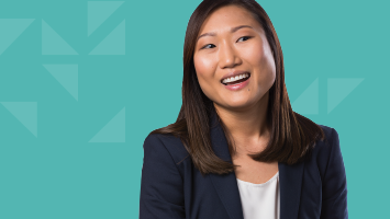 Public sector employee Mi-Chie, Senior Analyst